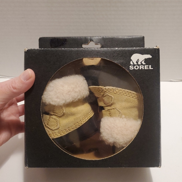 NEW SOREL CARIBOOTIE NEWBORN BOOTIES SHOES BOOTS tan INFANTS BOYS GIRLS … - Picture 1 of 12